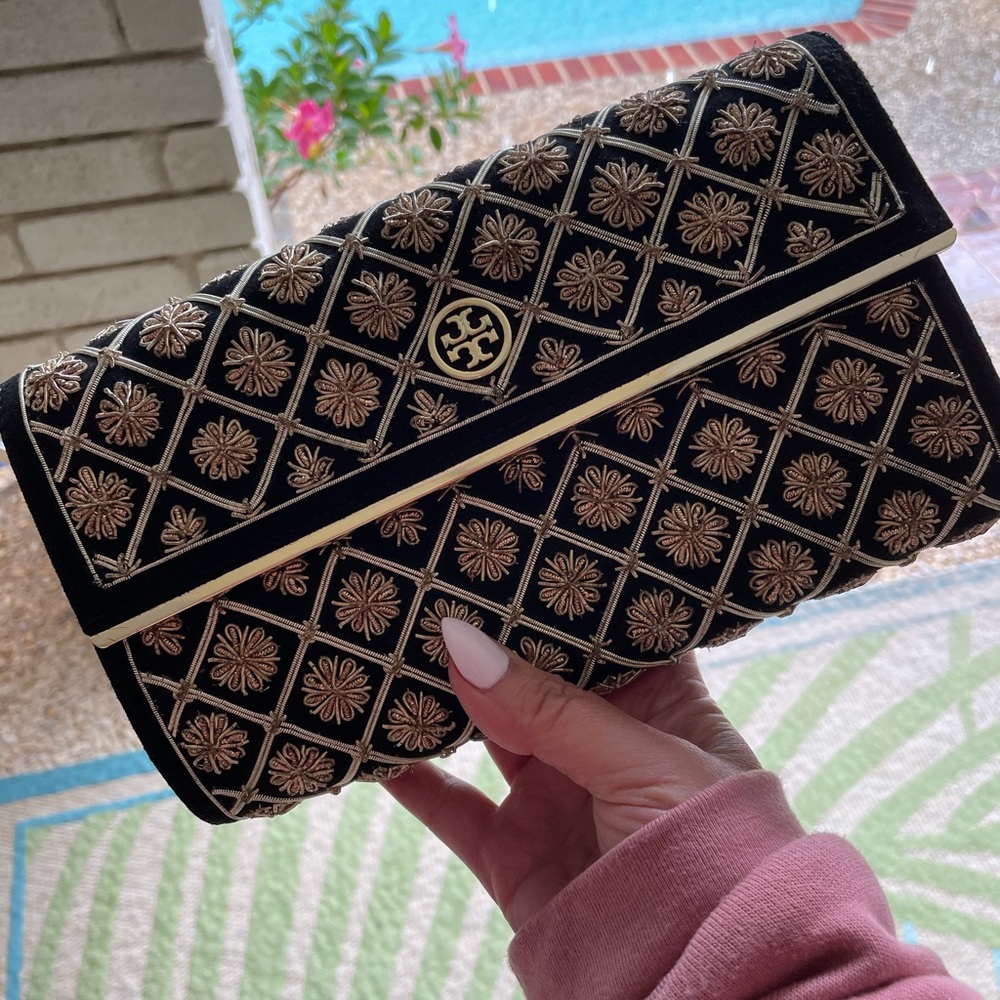 Beautiful Tory Burch clutch bag